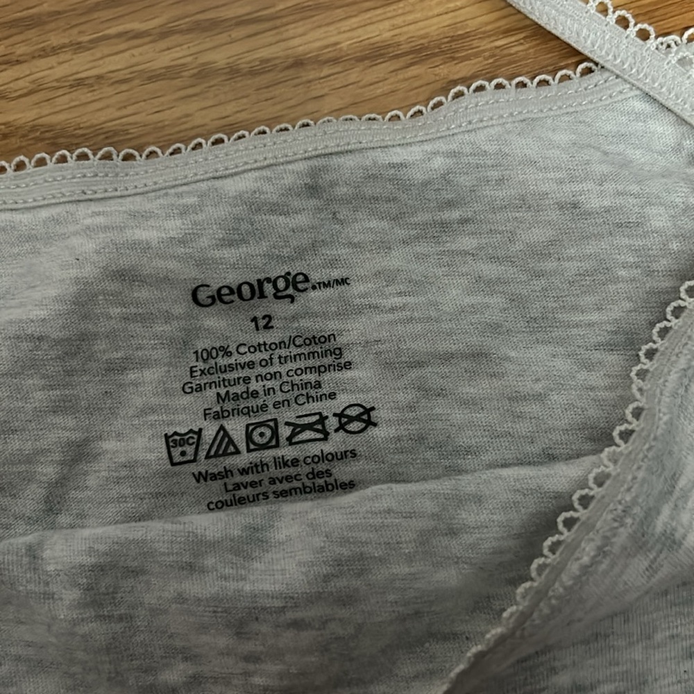 Bundle - Picture 2 of 3